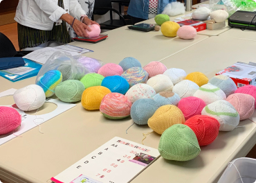 Nichons tricotés avec une aiguille circulaire